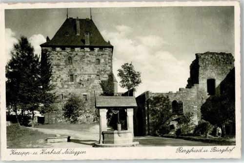 Nideggen Bergfried Burghof