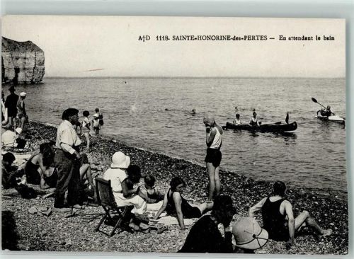 Sainte-Honorine-des-Pertes En attendant le bain Strand Ruderboot Felsen