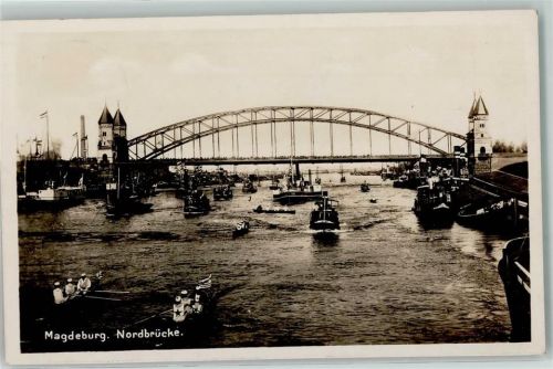 Magdeburg Nordbrücke Dampfschiff Zweier-Kanu Fahne