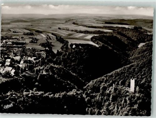 Manderscheid Fliegeraufnahme des Ortes mit St. Hubertuskirche und der Oberburg