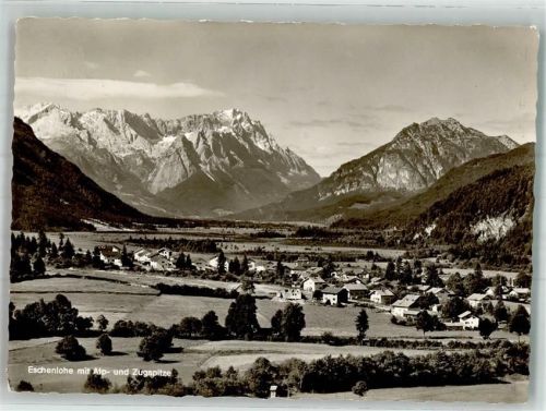 Eschenlohe Panorama des Ortes mit Alp- und Zugspitze