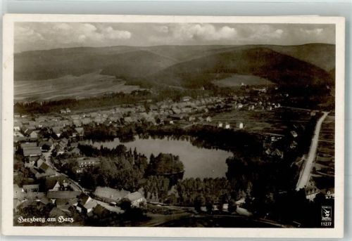 Herzberg Fliegeraufnahme des Ortes mit dem Jues-See Fotograf Klinke & Co. Hüttenstempel
