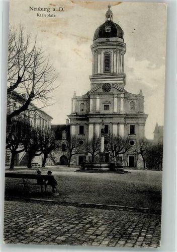 Neuburg Karlsplatz mit Hofkirche Mariä Himmelfahrt