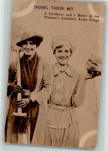 Zwei Frauen des Women's Auxiliary Army Corps als Gärtner und Bäcker Militär USA