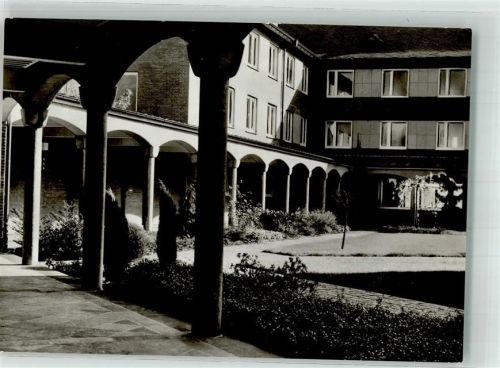 Kevelaer Provinzialat der Clemensschwestern Innenhof Kreuzgang