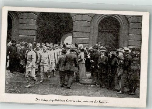 Eingekleidete Soldaten in Uniform verlassen die Kaserne WK I Verlag Imberg & Lefson 58