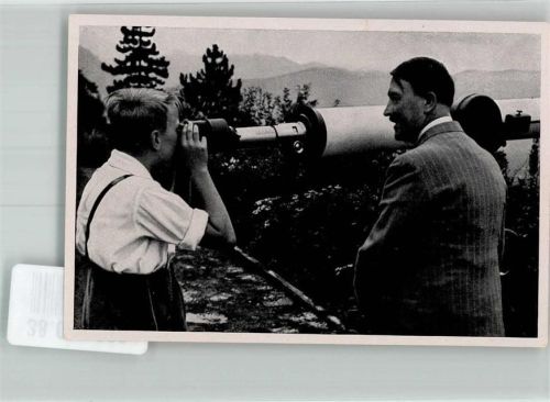 Sammelbild Ein Junge schaut durch das Fernrohr des Führers Sammelwerk Nr. 15 Adolf Hitler Nr. 41 Gruppe 64