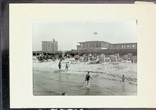 Döse Foto montiert auf Karton Strandhaus Strand