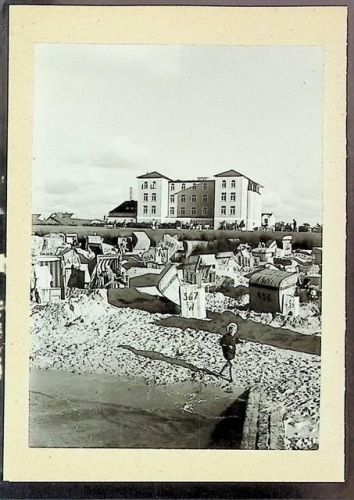Duhnen Foto montiert auf Karton Jugendherberge und Strand Fotograf Otto Schulze