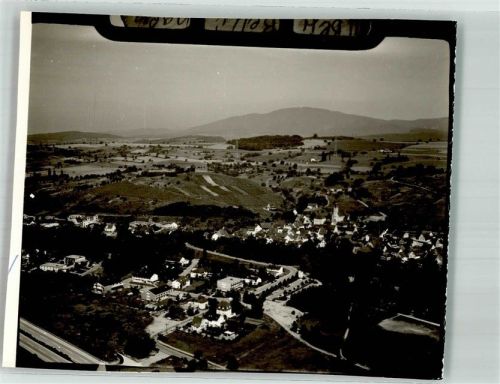 Bad Bellingen Fliegeraufnahme des Ortes mit St. Leodegar Kirche Foto Original aus Archiv eines Ansichtskartenverlags Ort handschriftlich