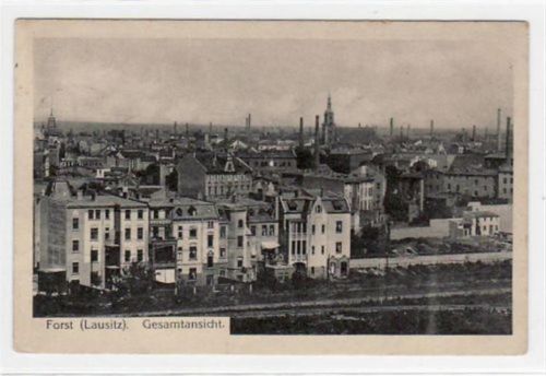 Forst mit Gesamtansicht. Feldpost, mit Stempel von 1915 kleiner Knick unten links, leichte Stempelspuren, sonst gut erhalten.
