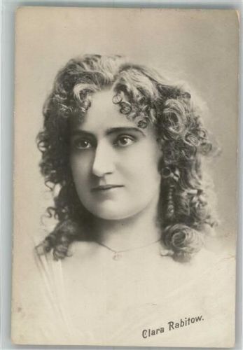 Wien Portrait von Clara Rabitow in Der Schatten am Burgtheater