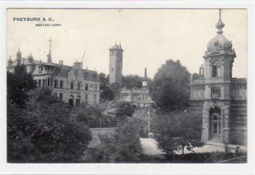 Freyburg a.d. Unstrut mit Sektkellerei gelaufen von 1907. Kleine Beschädigung am Rand oben in der Mitte, sonst gut erhalten.