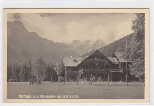 Fotokarte vom Almsee. Pension Hubertusau gelaufen 1942. Leichter Bug rechte Seite oben, sonst gut erhalten.