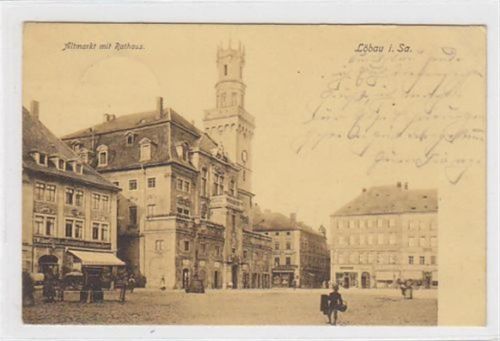 Löbau Löbau i. Sa. Altmarkt mit Rathaus und Restaurant gelaufen 1905. Leichter Stempeldurchdruck kleiner Knick an der rechten oberen Ecke , sonst gut erhalten.