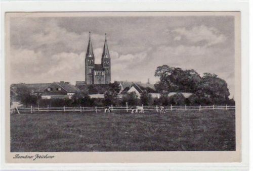 Domäne Jerichow mit Blick auf die Kirche gelaufen von 1952. Leichter Stempeldurchdruck, leicht bügig, sonst gut erhalten.