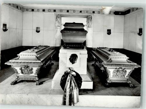 Wien Kaisergruft bei den P.P. Kapuzinern Grabmal des Kaisers Kaiserin Elisabeth und Kronprinz Rudolph