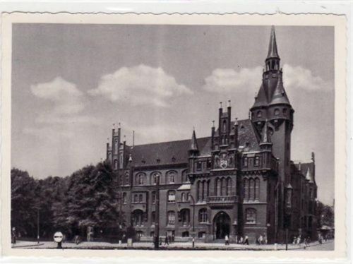 Gelsenkirchen mit Rathaus gelaufen, mit Marke und Stempel, Datum nicht lesbar. Gute Erhaltung.