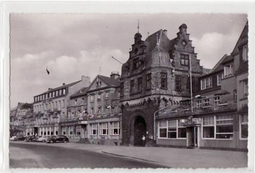 Andernach am Rhein mit Häuserreihe am Rheintor gelaufen von 1957 kleiner Knick oben rechts, leichter Stempeldurchdruck, sonst gut erhalten