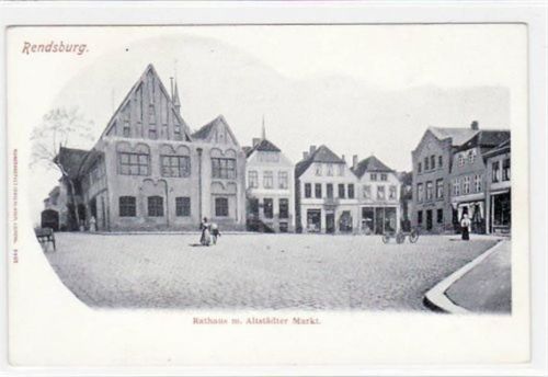 Rendsburg Rendsburg mit Rathaus und Altstädter Markt. ungelaufen frühe Karte, da Anschriftseite noch ungeteilt kleiner Knick oben rechts, sonst gut erhalten