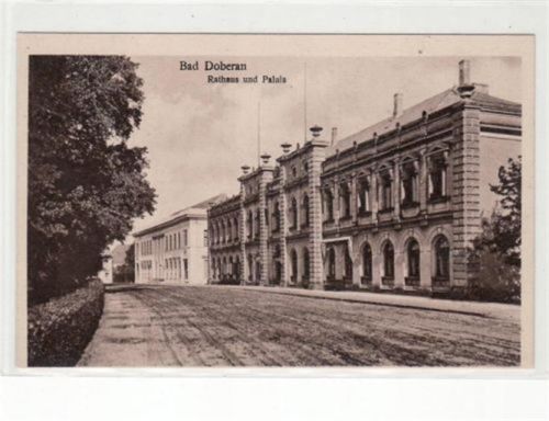 Bad Doberan Bad Doberan mit Rathaus und Palais ungelaufen Top Erhaltung.