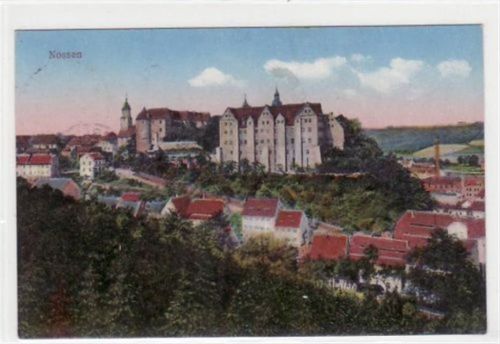 Nossen Nossen mit Teilansicht und Schloss gelaufen von 1930 kleiner Riß linker Rand, leichter Stempeldurchdruck, sonst gut erhalten.