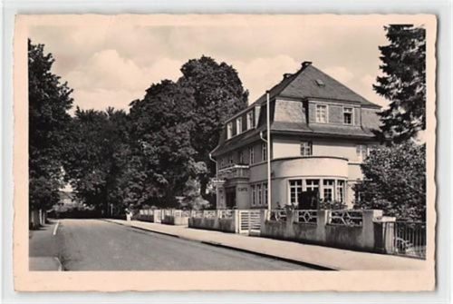 Lich in Hessen. Bahnhofstraße mit Parkhotel ungelaufen Leicht fleckig, kleiner Knick oben links, sonst gut erhalten
