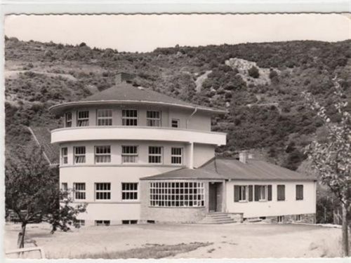 Lorch Lorch am Rhein. Jugendherberge gelaufen, 1964 kleiner Knick mit Einriß unten links, sonst gut erhalten