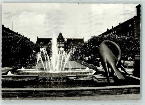 Oberhausen Wasserspiele am Friedensplatz mit Amtsgericht