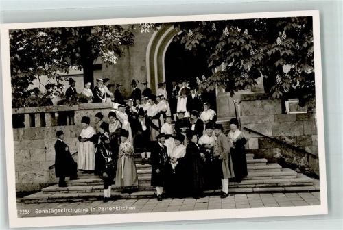 Partenkirchen Kirchgang Tracht