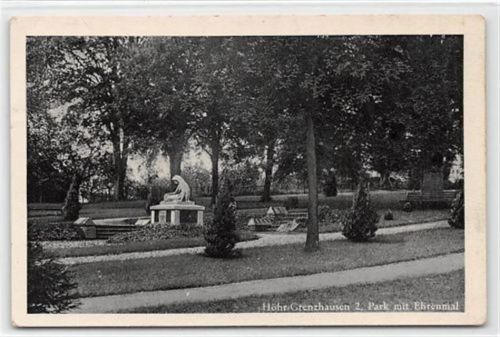 Höhr-Grenzhausen 2. Park mit Ehrenmal gelaufen. Marke beschädigt kleiner Knick oben links, sonst gut erhalten
