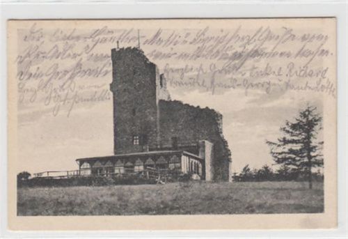 Burgruine auf dem Hochwald / Chelmiec - Kreis Waldenburg / Walbrzych gelaufen 1932. Leicht stockfleckig, sonst gut erhalten