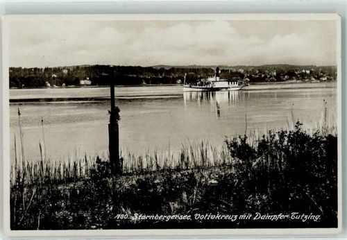 Berg Starnberger See Votivkreuz mit Seitenraddampfer Tutzing