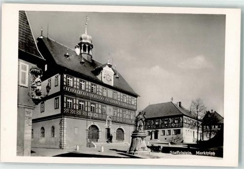 Staffelstein Marktplatz Rathaus Marktbrunnen Statue Heiliger Johannes von Nepomuk