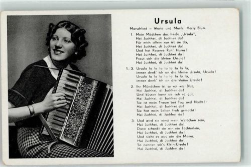 1940 Frau mit Akkordeon - Marschied Ursula AK