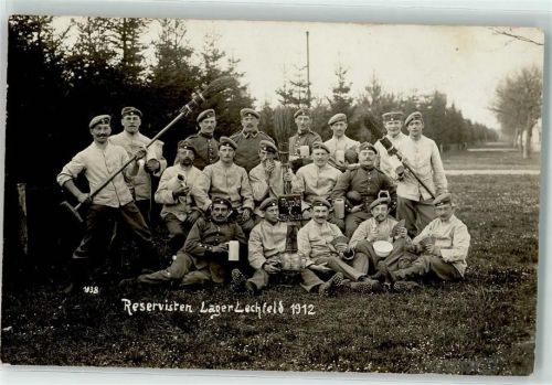 Lager Lechfeld Reservisten 1912 Gruppenfoto Männer Uniform Soldaten Bierkrug Kartenspiel Besen Zigarette Pfeife