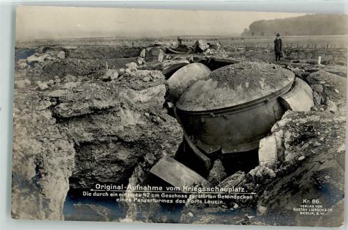 Liege die durch ein einziges 42 cm Geschoß zerstörten Betondecken eines Panzerturmes des Fort Loucin