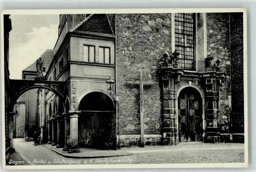 Sagan Zagan - Portal u. Säulengang a.d. Stadtpfarrkirche