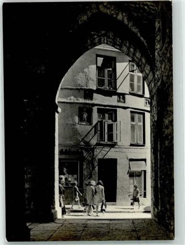 Tallinn Vaade raekoja volvide alt