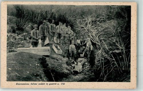 Exhumierung von gefallenen Soldaten