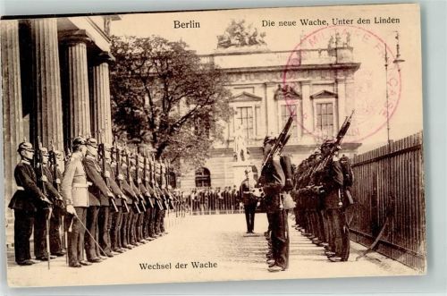 Berlin Mitte Neue Wache Unter den Linden Soldaten Wechsel der Wache