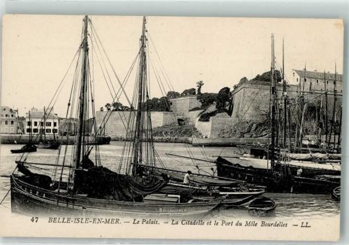 Belle-Île-en-Mer Le Palais La Citadelle et le Port du Mole Bourdelles Boot Schiff Ruderboot