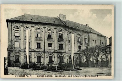 Neustadt Neues Schloss Bezirksamt Amtsgericht Gebäude Fahne
