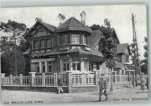 La Baule-Escoublac La Baule les Pins Une Villa Normande Mann Frau