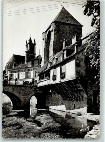 Moret-sur-Loing Maison Sauve porte de Bourgogne et l Eglise Brücke Geschäft