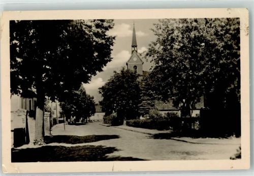 Petershagen Dorfstraße mit Kirche
