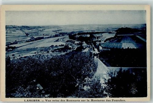 Langres vue Prise Remparts sur la Montagne des Fourches