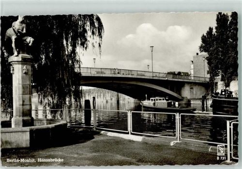 Moabit Hansabrücke Boot Schiiff