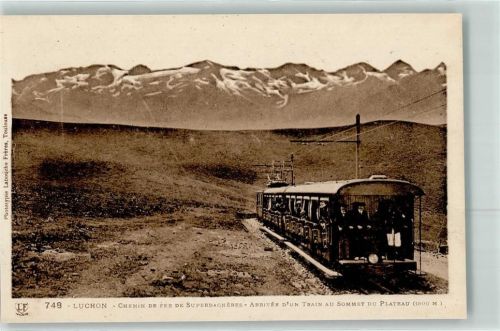 Bagneres-de-Luchon Chemin de Fer de Superbagneres Arrivee d`un Train au Sommet du Plateau