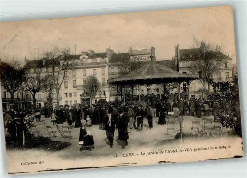 Caen Le jardin de L Hotel de Ville pendant la musique Photographie Kinder